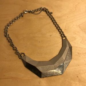Statement collar necklace